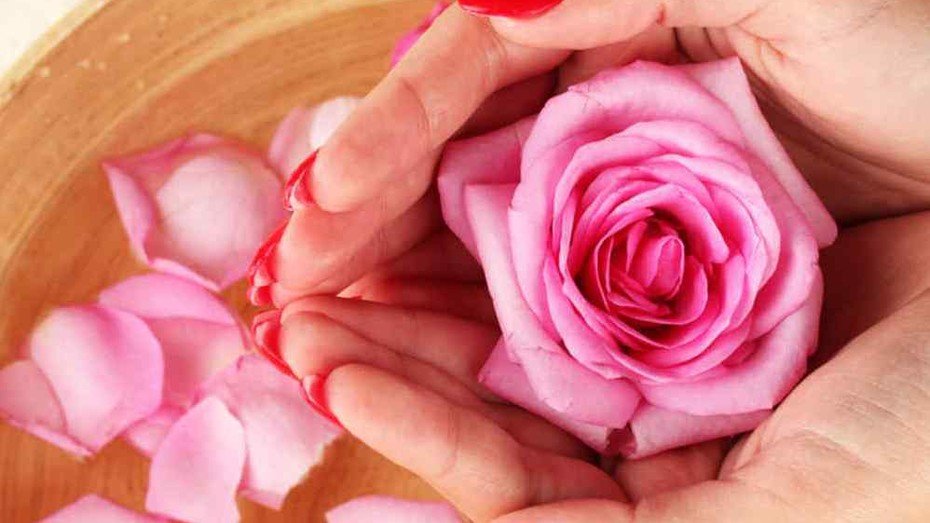 Beneficios del agua de rosas
