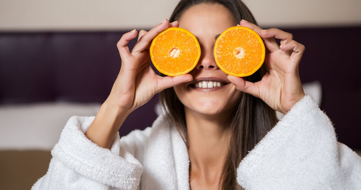 Cómo aplicar la vitamina C en el rostro