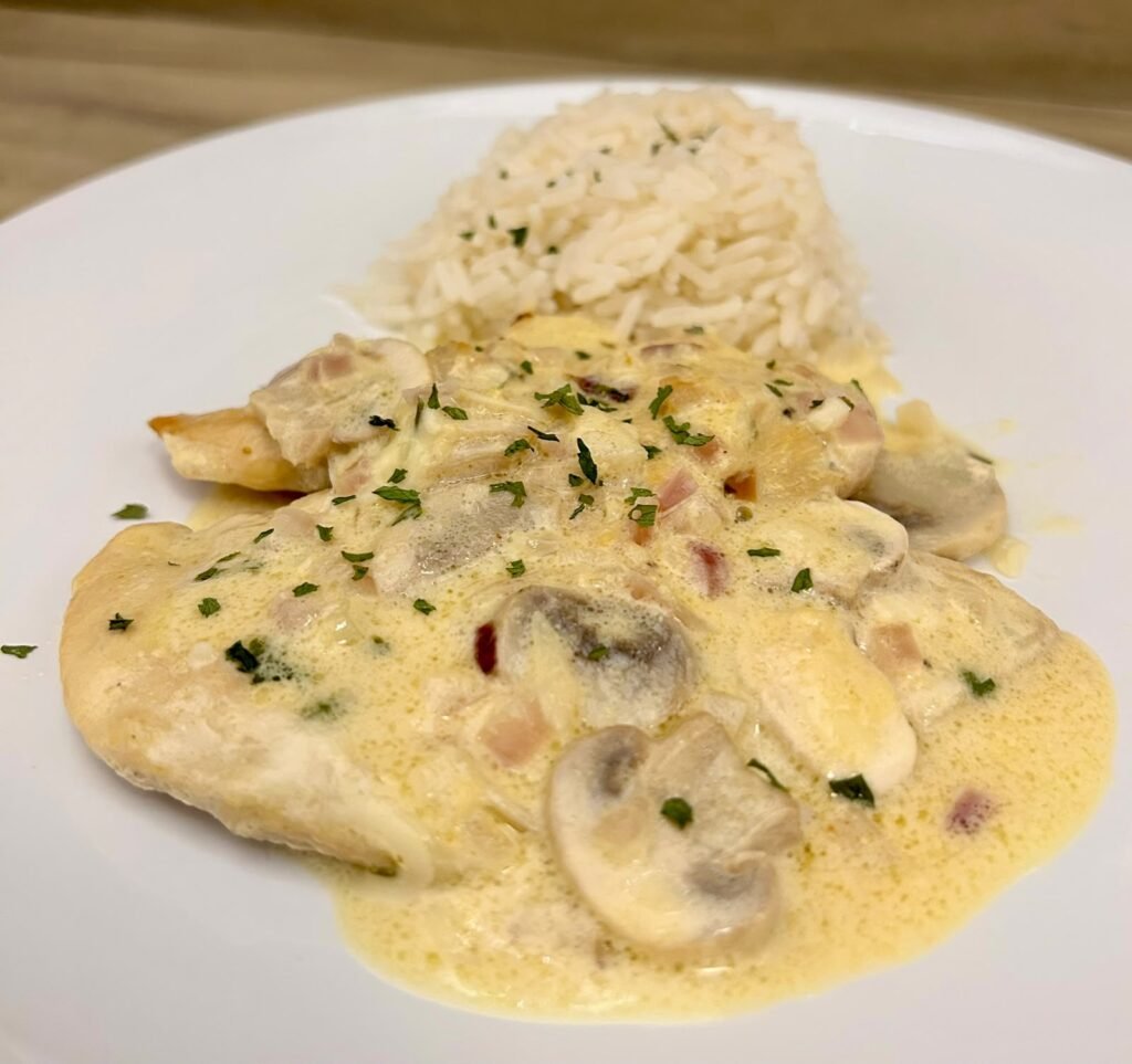 Receta de pollo cremoso con champiñones